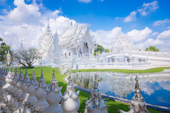 チェンマイ発チェンライ日帰り旅行（ランチ付き）