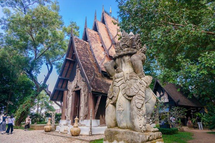 チェンマイ発チェンライ日帰り旅行（ランチ付き）