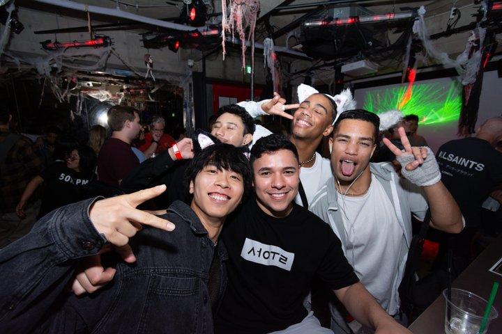 Tokyo Shinjuku Gay Bar Crawl con bevande