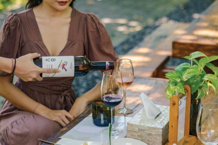 バリ島ワイナリーツアーとプライベートトランスファーでワインの試飲