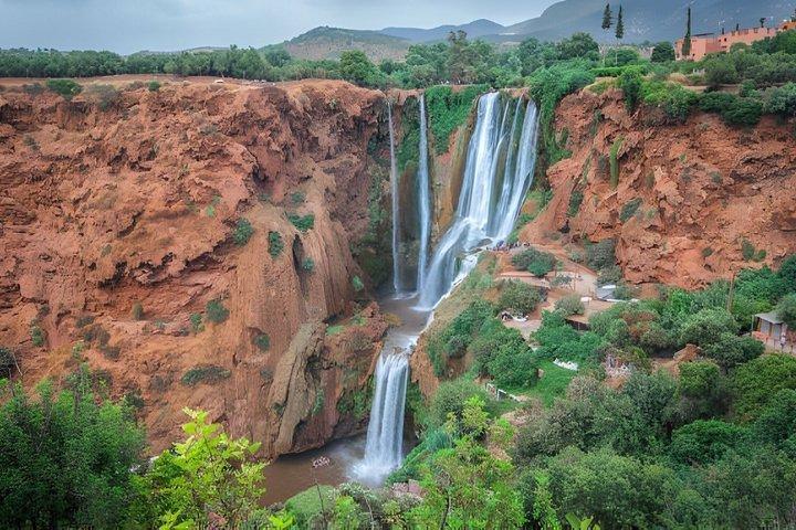 Fulddags Ouzoud Waterfalls Tour fra Marrakesh med bådtur
