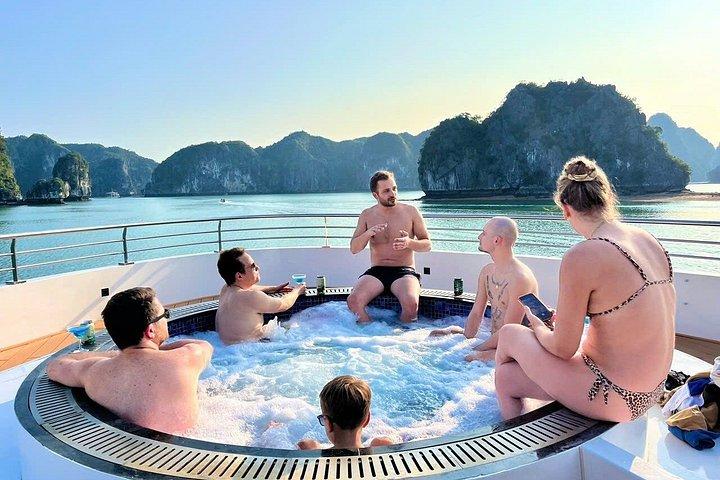 ハノイ：セレニティグランドール豪華クルーズでランハ湾を発見