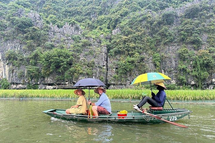ハノイ : お香の村発見＆ニンビン観光ボート旅行