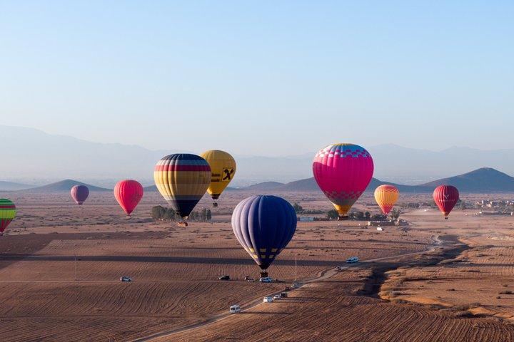 Experiencia en globo aerostático y excursión de un día a la montaña del Atlas
