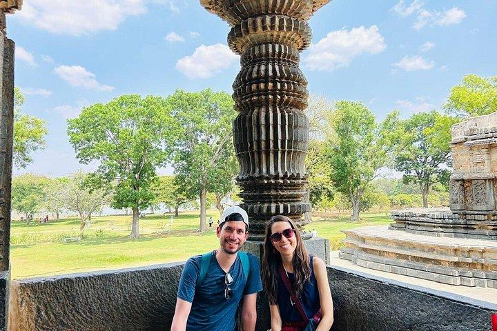 バンガロール日帰り旅行：石の巨人＆ユネスコのホイサラ寺院