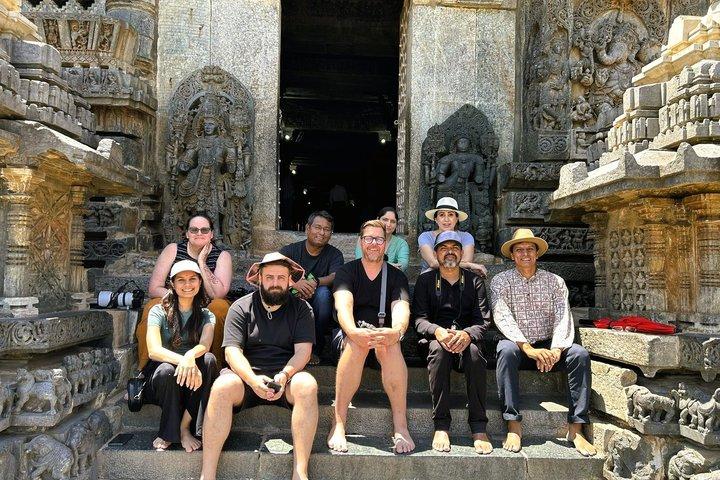 バンガロール日帰り旅行：石の巨人＆ユネスコのホイサラ寺院