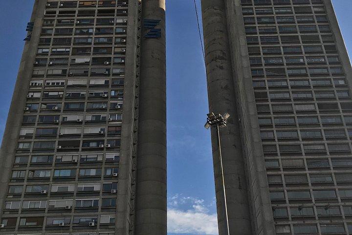 プライベートユーゴツアークラシックカーでユーゴスラビアの歴史を探索