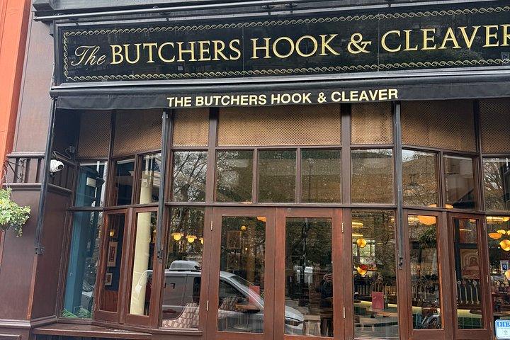 歴史あるロンドンのパブ。各バーでのビールと軽食付き