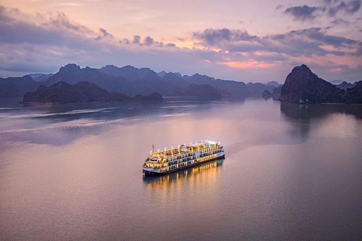 Halong Bay 2-Day Luxury Cruise from Hanoi with Balcony Cabin