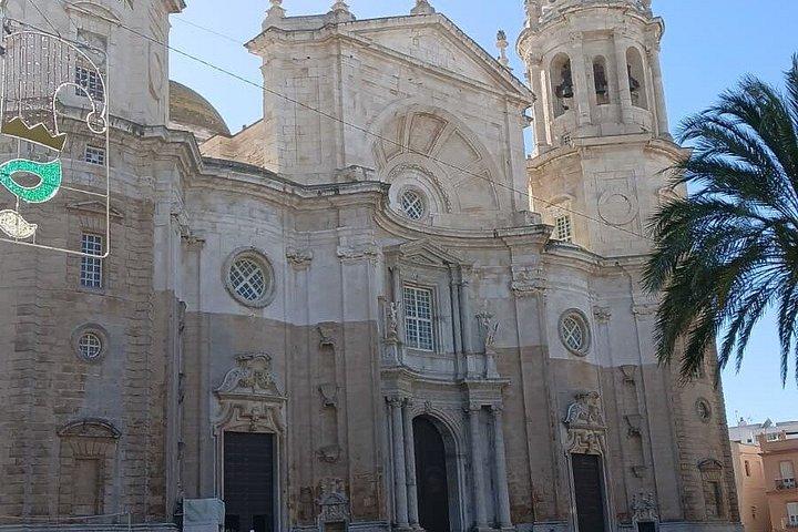 カディス観光：歴史的画像を通して過去へ旅する