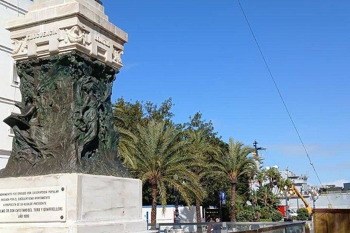 カディス観光：歴史的画像を通して過去へ旅する
