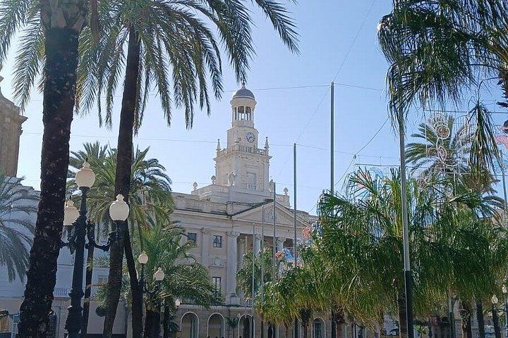 カディス観光：歴史的画像を通して過去へ旅する