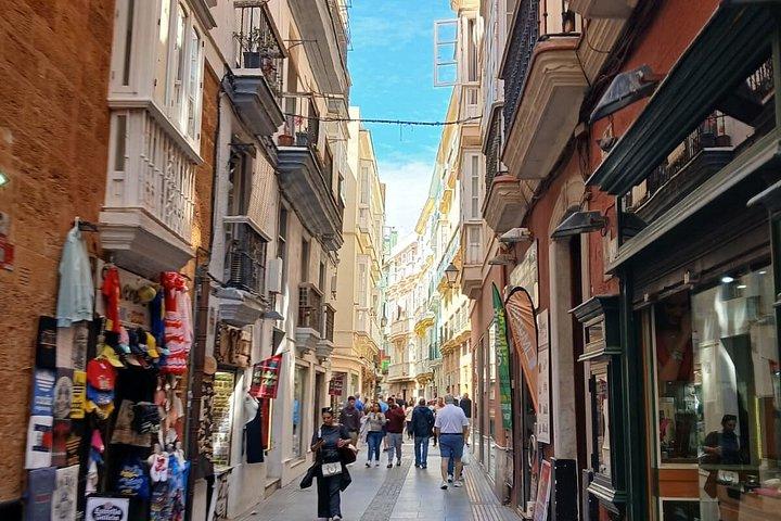 カディス観光：歴史的画像を通して過去へ旅する