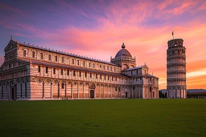 Experiencia de puesta de sol en la torre inclinada de Pisa con entrada oficial