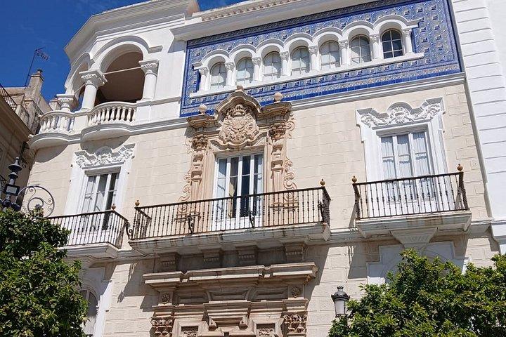 カディス観光：歴史的画像を通して過去へ旅する