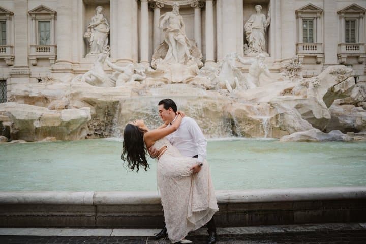 Rome: Iconic Private Photoshoot at Trevi Fountain & Colosseum