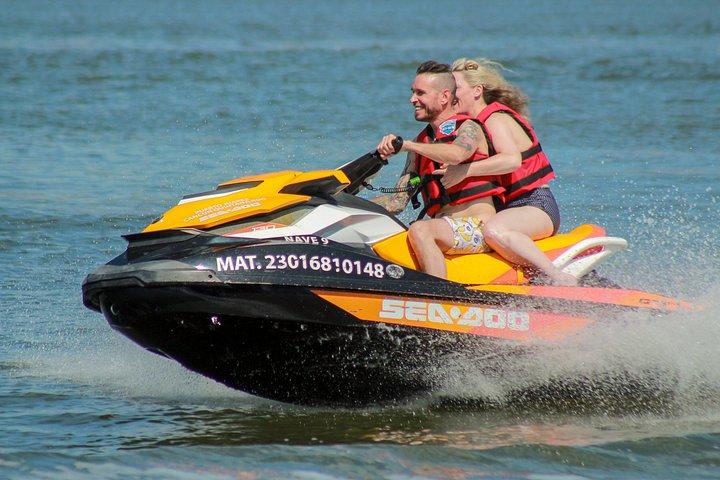 Jet Ski Rentals in Cancun: 60-Minute Option (Shared Jetski)