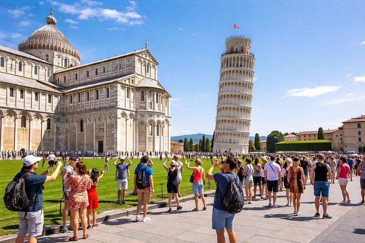 ローマからフィレンツェへのプライベート日帰り旅行(運転手付き)