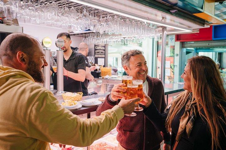 マラガフード＆ワインツアー：地元の人とのタパス、飲み物、喜び