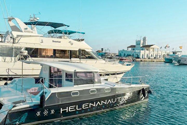 Benalmádena katamaran: Delfiner, tapas og svømning i havet 2 timer 30 min