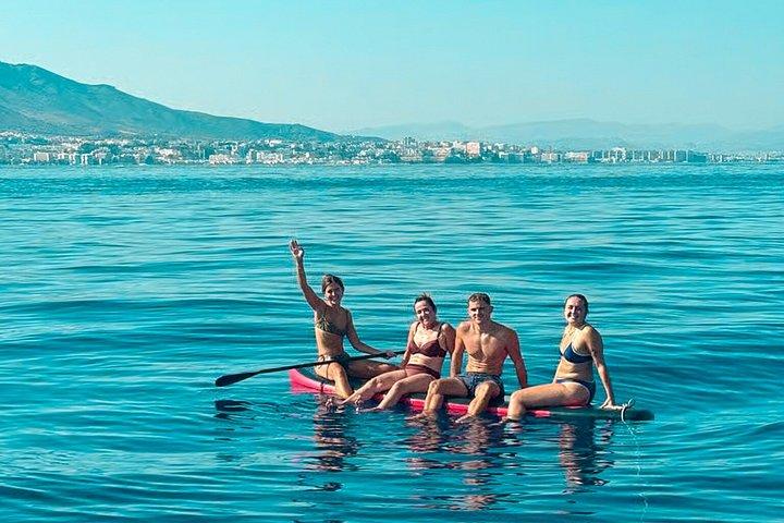 ベナルマデナ・カタマラン：イルカウォッチング、タパス、海水浴　2時間30分