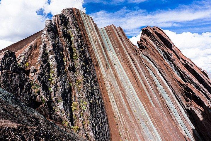 Pallay Poncho Rainbow Mountain Full-Day Tour
