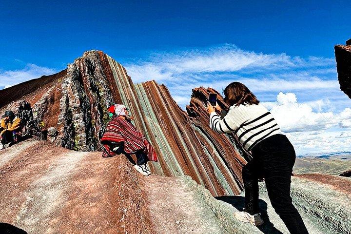 Pallay Poncho Rainbow Mountain Full-Day Tour