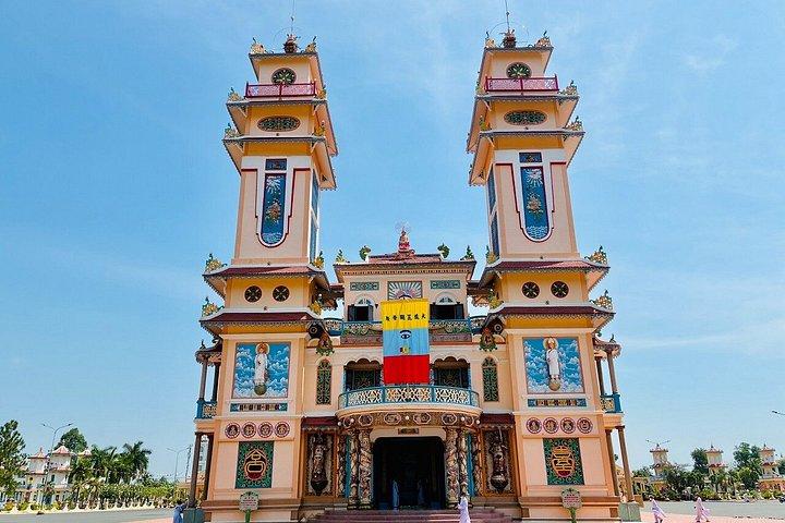 Cu Chi Tunnels, Cao Dai Temple & Moc Bai Border Full-Day Tour