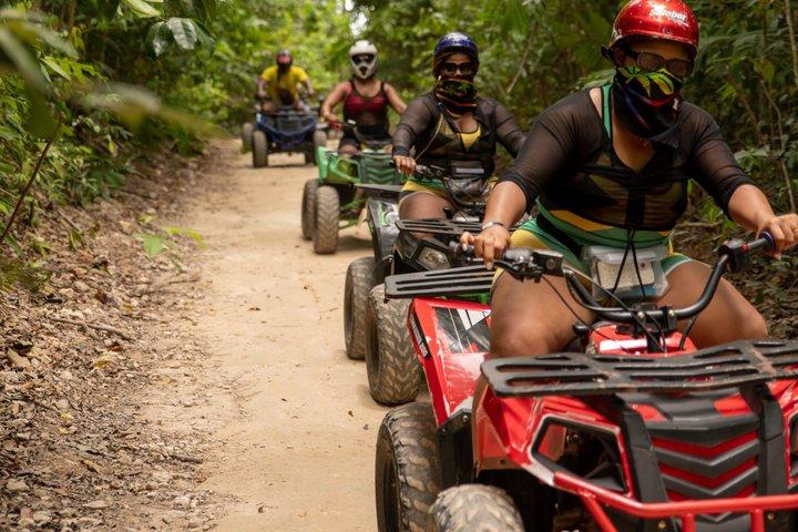 ATV、ジップライン、竹ラフティング＆乗馬