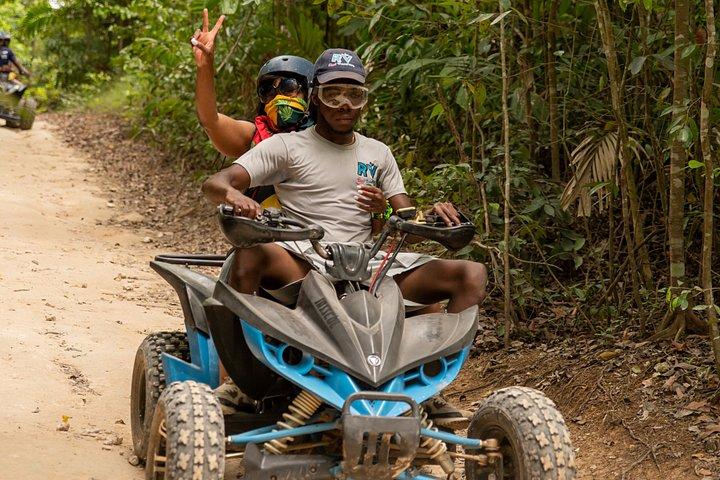 ATV、ジップライン、竹ラフティング＆乗馬