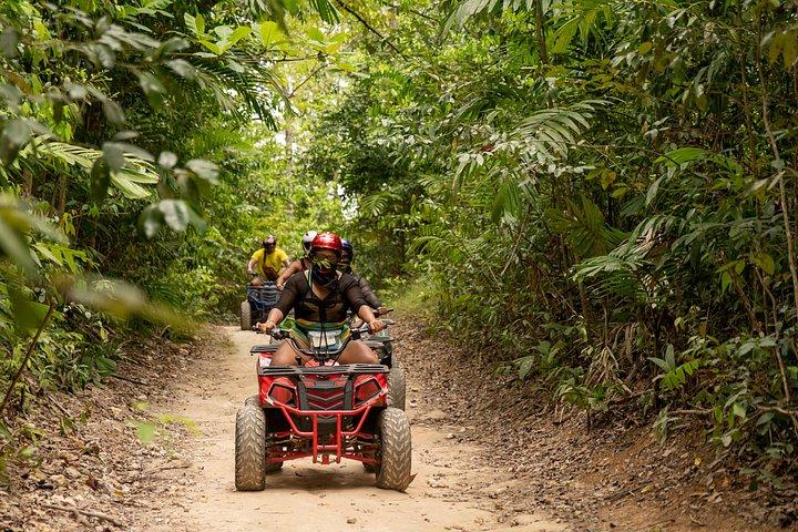 ATV、ジップライン、竹ラフティング＆乗馬