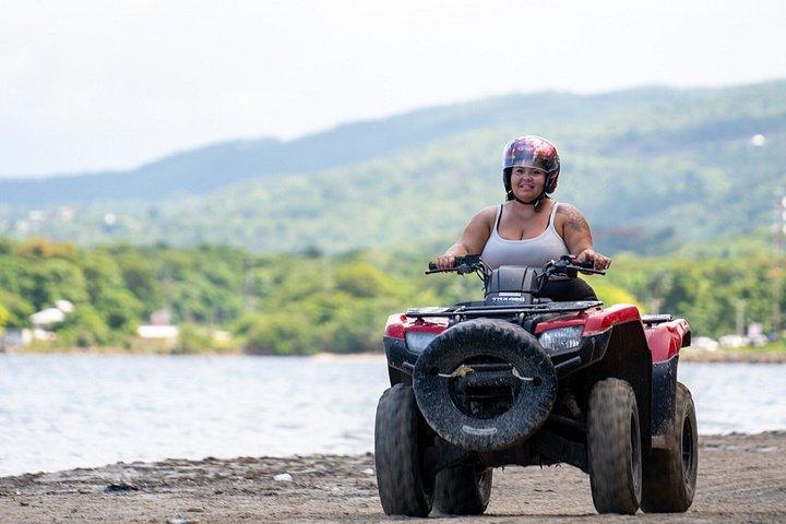 ジャマイカでの乗馬、ATV、ブルーホール滝ツアー