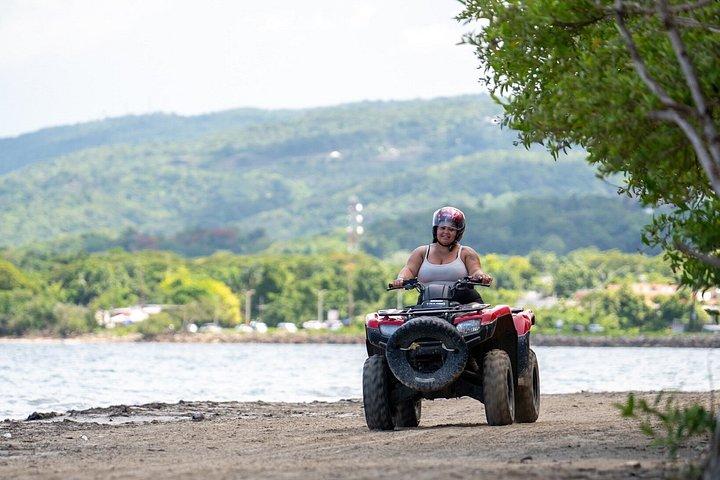ジャマイカでの乗馬、ATV、ブルーホール滝ツアー