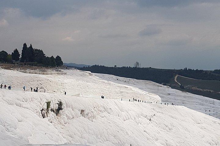 イズミルからヒエラポリスとトラバーチンへのパムッカレツアー