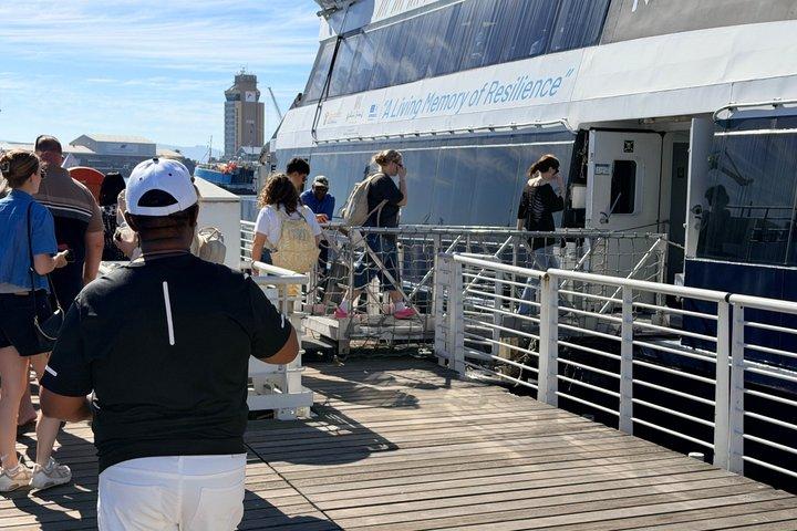 ケープタウン発ロッベン島ツアー（チケットと送迎付き）