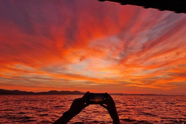 クロアチアのブルー ラグーン島半日プライベート ツアー