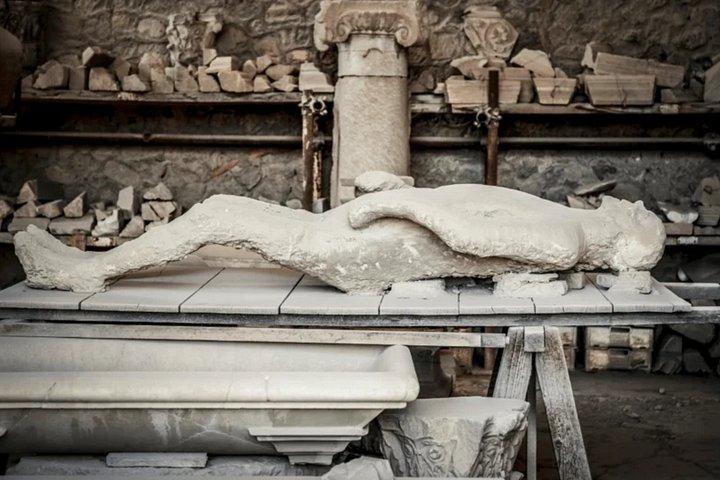 Private Pompeii and Vesuvius Day Trip from Rome