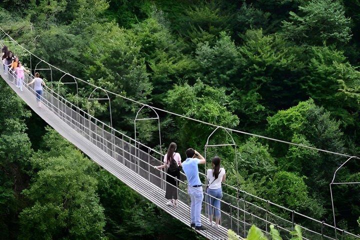 バクー発：シェキ、ガバラ、イスマイリ、シャマヒ日帰りツアー