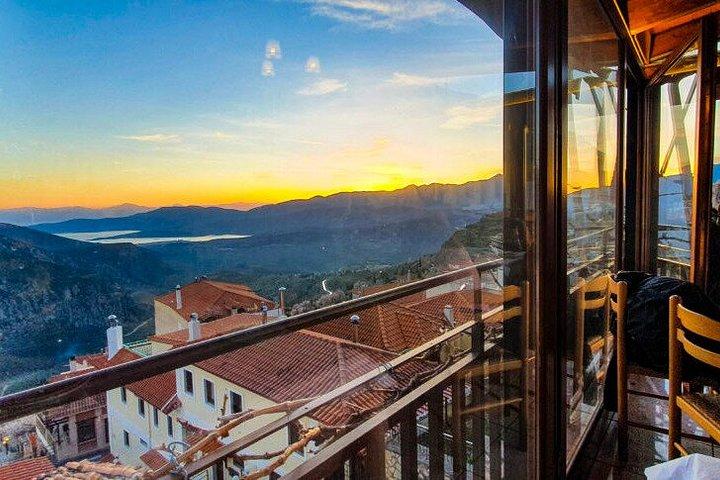 Delphi and Osios Loukas Monastery Day Tour from Athens