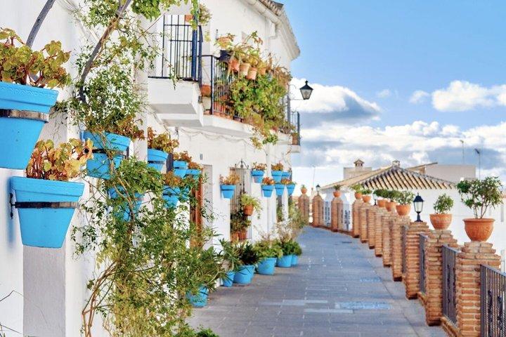 Explore Mijas and Marbella on a Day Trip from Málaga