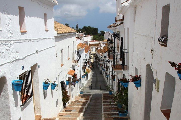 Explore Mijas and Marbella on a Day Trip from Málaga