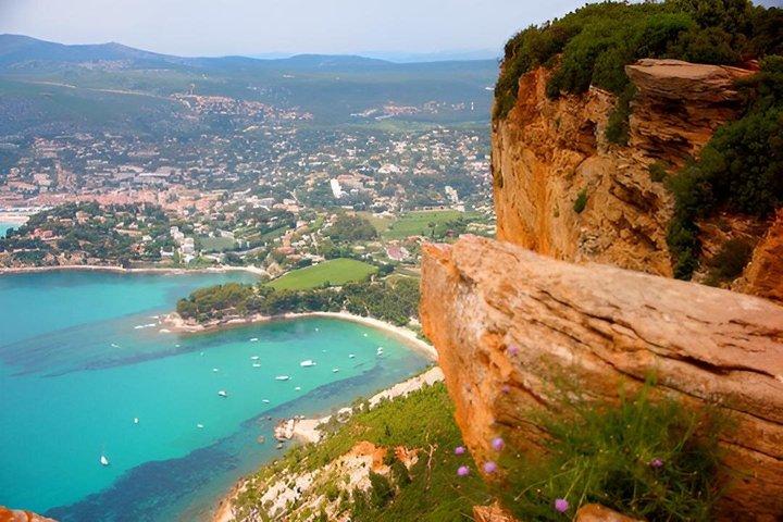 Cassis, os belos destaques de Calanques e Marselha