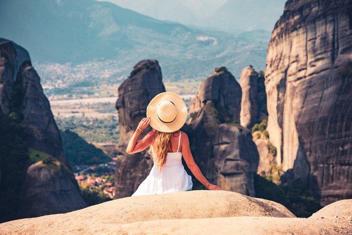 Athen : Meteora-Kloster-Tour, Höhlen, Stopps am Strand und Mittagessen