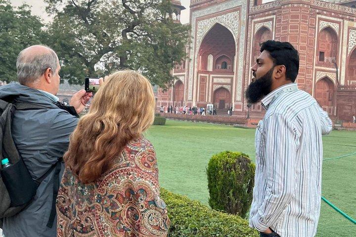 Privater Tagesausflug nach Agra im Taj Mahal und Agra Fort mit Mittagessen
