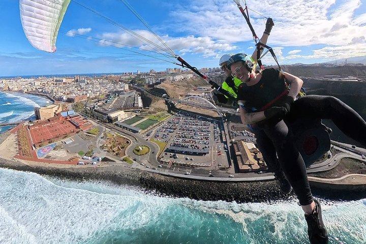Gran Canaria Paragliding hands on experience with pilot