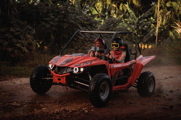 Punta Cana : Nattlig Buggy Tour med Cenote Simma & Middag Combo