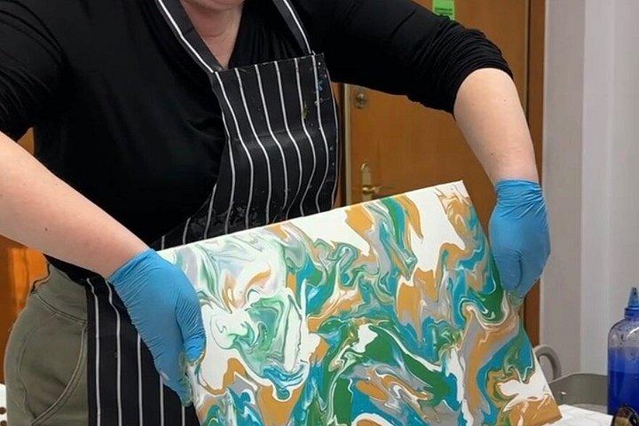 Alicante: Fluid Art-Therapy Workshop & Wine