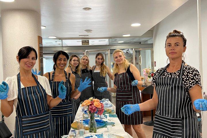 Alicante: Fluid Art-Therapy Workshop & Wine