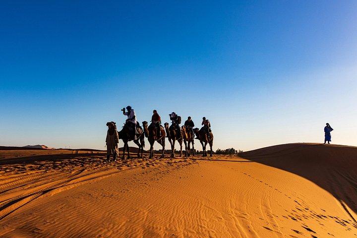 プライベート3-デイラグジュアリーサハラ4x4ツアー：マラケシュからメルズーガ砂丘へ