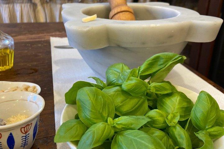 チンクエ・テッレ : マナローラで本格ペシュト料理教室＆ワイン